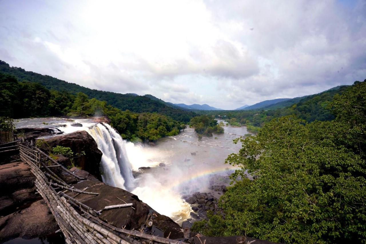 Bluemist Resorts Athirappilly Buitenkant foto